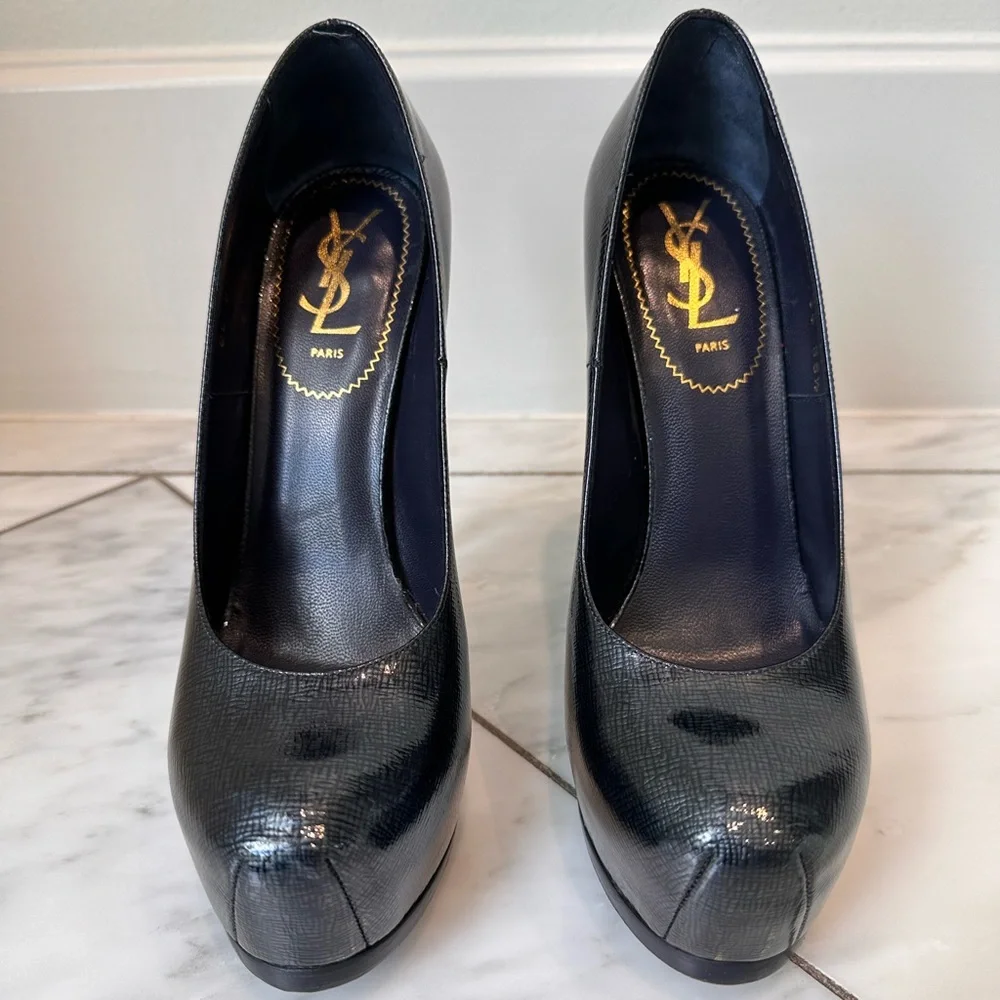 SOLD!  YSL Pump 38.5 - Picture 2 of 8